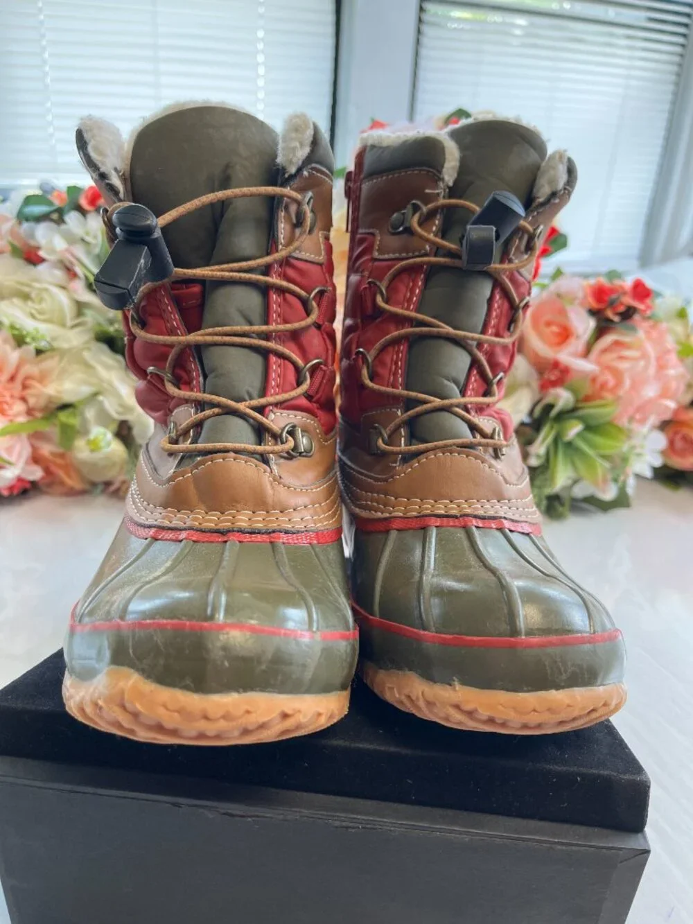 Lands’ End Kids Snow Boots Size 2M Red Olive Brown